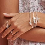 Clip-in hair extensions vs. Sew-in extensions